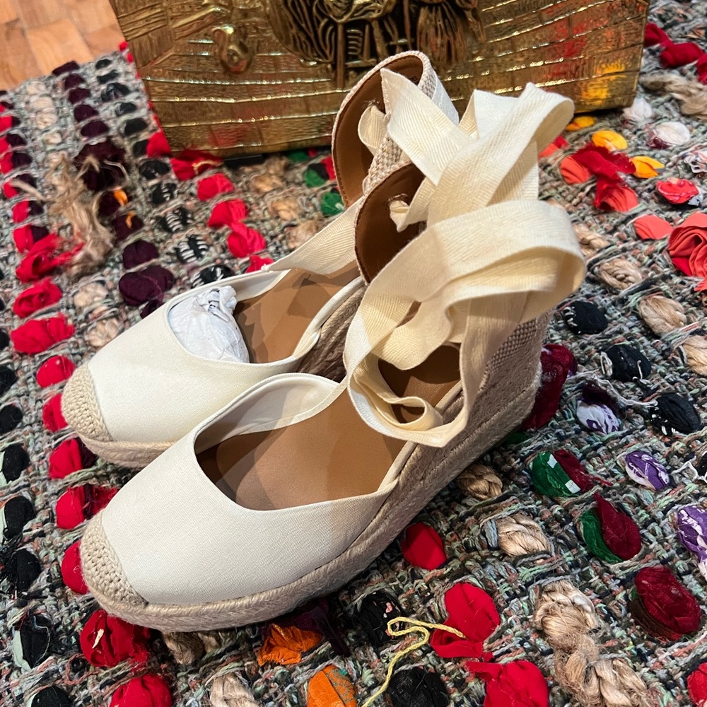 Universal Thread Cream Espadrille Shoes with Ribbon Laces